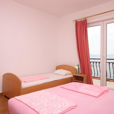 Apartments With A Parking Space Zivogosce - Porat, Makarska - 6700 Ігране Номер фото